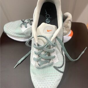 Nike Women's Mint Green Running Shoes